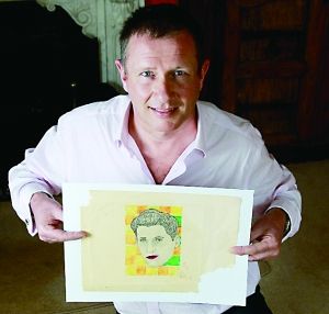 安迪·菲尔茨3镑淘到的艺术大师安迪·沃霍尔儿时的人物肖像画，右下角标注有大师签名。