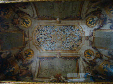 厄斯塔什·勒·叙厄尔于1652年左右所作的壁画被毁。