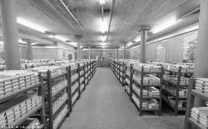 英格兰银行金库中收藏了超过40万根金条，从未失窃。