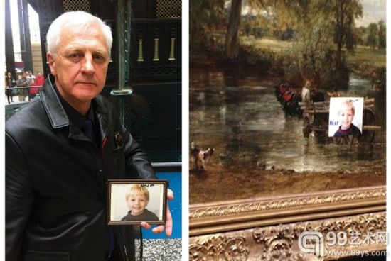 左图：保罗·曼宁手持上写有“求助“字样的一张他儿子照片的相片资料； 右图：一张10厘米见方的小男孩照片被贴到著名风景油画《干草车》上