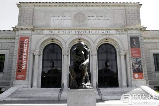 底特律美术馆，门前的雕塑为奥古斯特·罗丹的雕塑作品《思考者》
