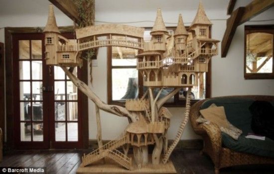 手工雕刻的精美房屋模型