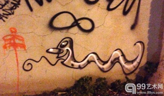 令肯尼·沙尔夫被逮捕的蛇涂鸦