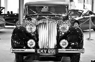 丘吉尔座驾 网上拍卖(图)  1939年由德国造 今以近40万英镑售出