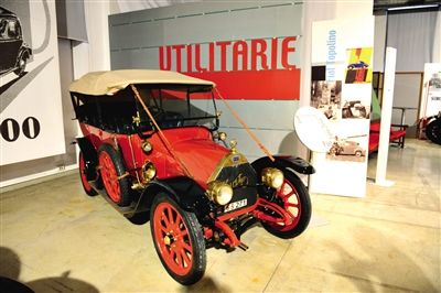 4菲亚特Zero 1912年，受到福特汽车流水线生产的影响，菲亚特Zero成了意大利历史上第一款采用大规模生产的汽车，这也帮助菲亚特成为世界上第一个生产微型车的企业。