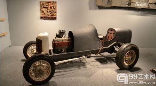 萨尔瓦多·斯卡皮塔（Salvatore Scarpitta）在1969年创作的一件赛车作品亮相Marianne Boesky画廊。（ADAA艺术展）