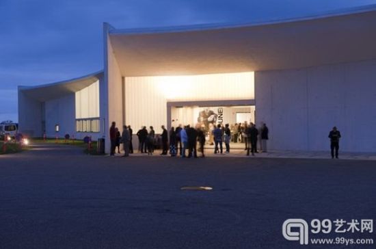 丹麦海宁现代艺术博物馆 糅合景观与建筑