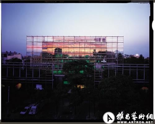  卡地亚当代艺术基金会。©图片版权：让·努维尔、卡地亚当代艺术基金会法国巴黎。