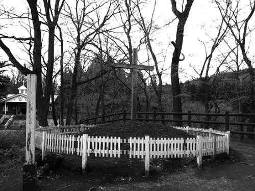 日本新乡村的“耶稣之墓”