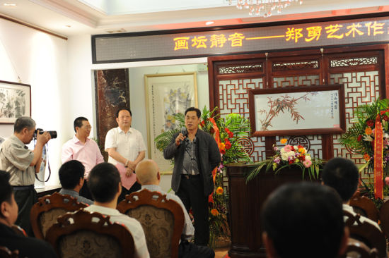 中央国家机关美术家协会主席、著名汉画家王阔海