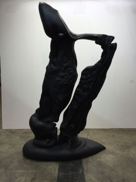 隋建国的雕塑《形影1》最终售价250万人民币