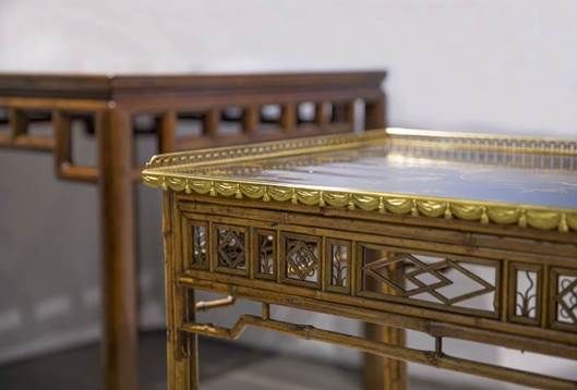 左起：黄花梨方桌(共一对)； 路易十六时期仿竹长方桌