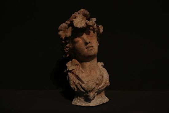 罗丹1865-1870年期间创作的《花神》雕塑