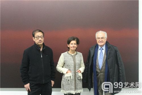 艺术家江大海、艺术8创始人佳玥、策展人亨利-克洛德·顾索