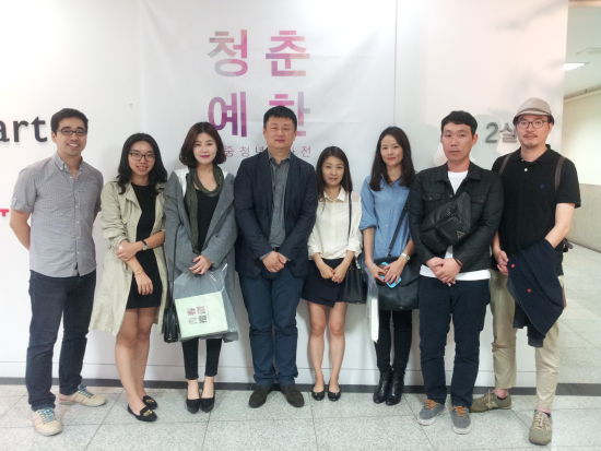 中方展览策展人与2014年度“青年艺术100”韩国艺术家合影