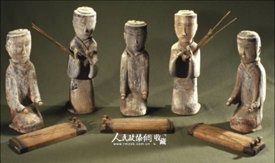 奏乐木俑 湖南省博物馆