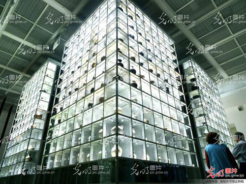 南京博物馆的巨型“博古架” 王路宪摄/光明图