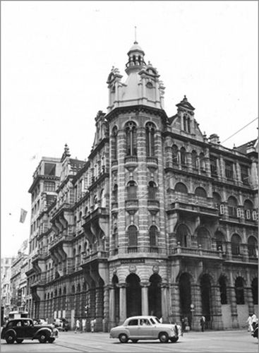 图：旧邮政总局大楼于1911年落成