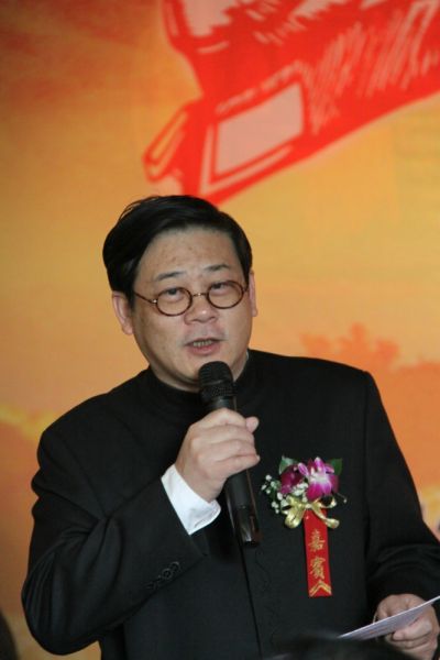 中国美术家协会分党组副书记、秘书长徐里致辞