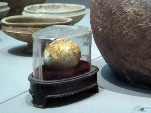 南京博物院展出距今2800年“西周鸡蛋”
