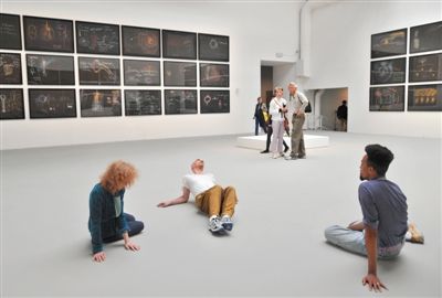 提诺·赛格尔的作品在今年威尼斯双年展“现场表演”。 图 IC