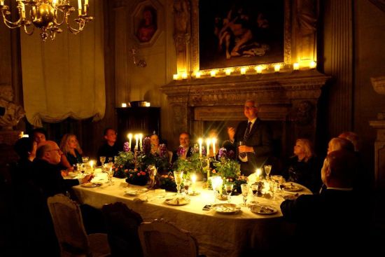 凡尔赛之友主席de Versailles在晚宴上致词