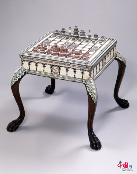 “棋和棋桌”： 象牙 1750~1800年