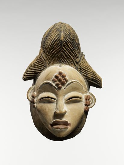 普努族女性面具 法国凯布朗利博物馆藏