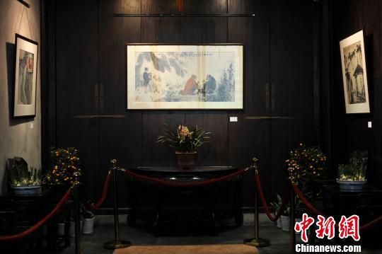 杭州艺术师吴声携带巨作首次走进江南第一豪宅。 高菲 摄