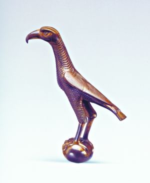 猎鹰： 　　意大利南部，作品年代约1200-1220年，铜合金有镀金痕迹。