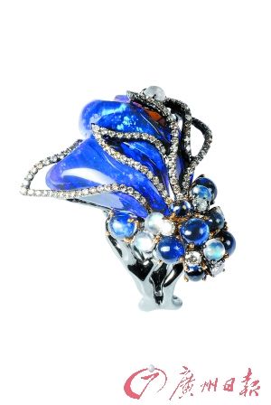 顶级蓝宝石胸针估价超550万港元。