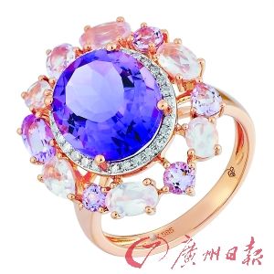 克什米尔产蓝宝石群镶戒指估价超过300万港元。