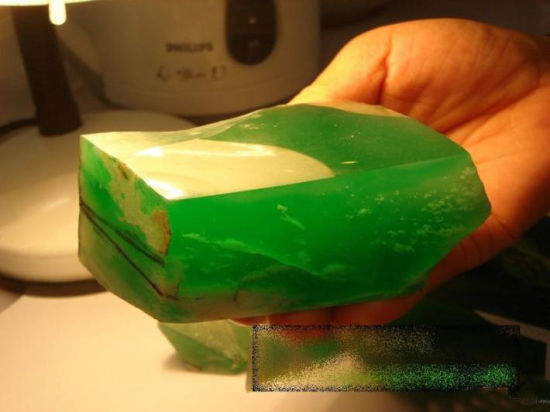 翡翠暴涨商家忙着囤货