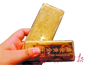 此前广州有市民一次性购买了价值330多万元的金条。