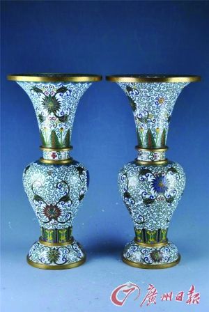 “老天利制”款景泰蓝瓶　　晚清　　私人收藏