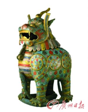 《掐丝珐琅角端》　　明晚期　　现藏北京故宫