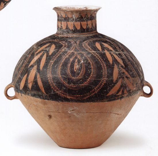 宁夏博物馆藏新石器时代豆荚纹双耳彩陶壶