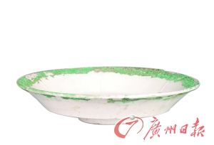 元霍州窑白釉折腰碗