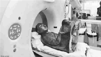■ 荷兰一家博物馆使用CT扫描和内窥镜检查“肉身佛像”