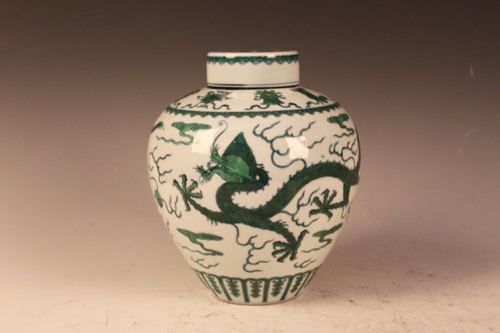 清乾隆白地青花绿龙纹瓷盖罐(图11)