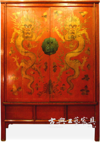 图1 高近三米的清前期朱地描金罩漆蟒龙纹大柜