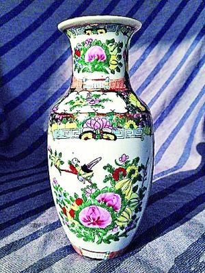 广彩瓷瓶