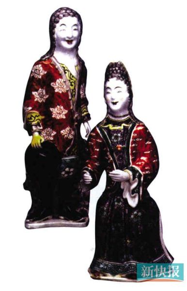 康熙五彩西洋夫妇瓷塑像