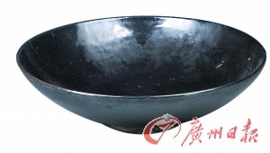 北宋黑釉油滴瓷碗