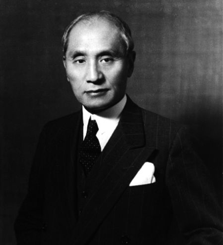 卢芹斋(1880～1957年)出生于浙江，华裔古董商人，在西方有较大的影响。