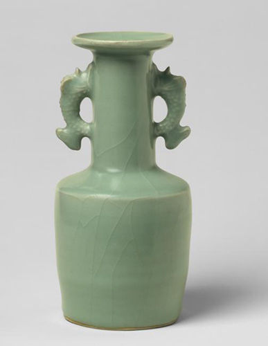 南宋龙泉窑双龙耳直壁瓶 高17.1厘米 玛丽·斯蒂尔曼·哈克内斯1950年遗赠 纽约大都会博物馆 ARTstor供图