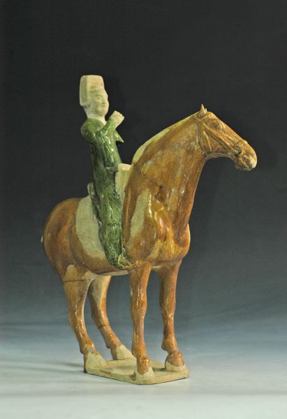 图14：唐三彩骑马俑 广州博物馆藏