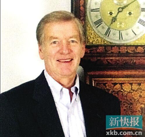 丹尼斯·雷迪吉 北美钟表收藏家协会主席