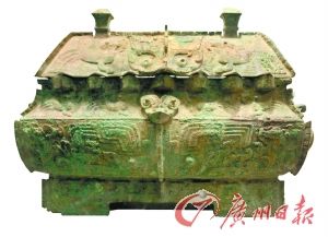 铜偶方彝 （安阳商代殷墟妇好墓出土）