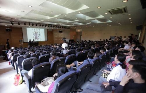 “常青藤计划·芭莎艺术校园行”第二站上海师范大学美术学院讲座现场